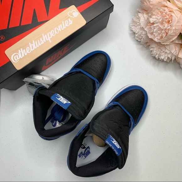 Jordan 1 Retro OG - Picture 9 of 12